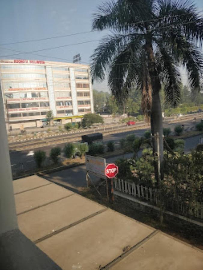 Hotel Sai Saya,Нашик Екстер'єр фото
